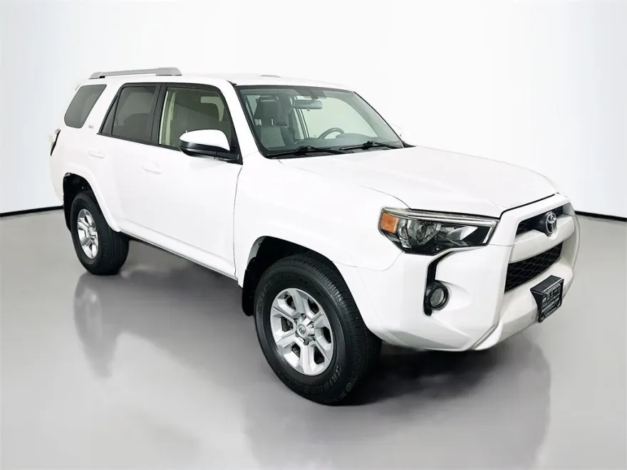 2018 Toyota 4Runner SR5 photo 1
