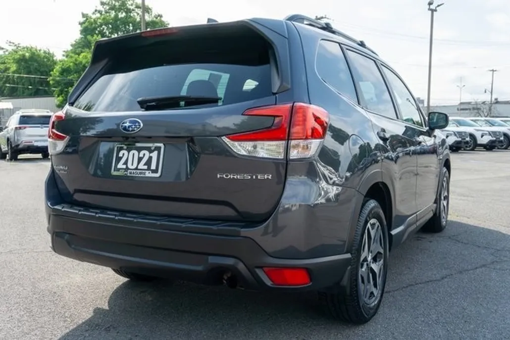 2021 Subaru Forester Premium photo 1