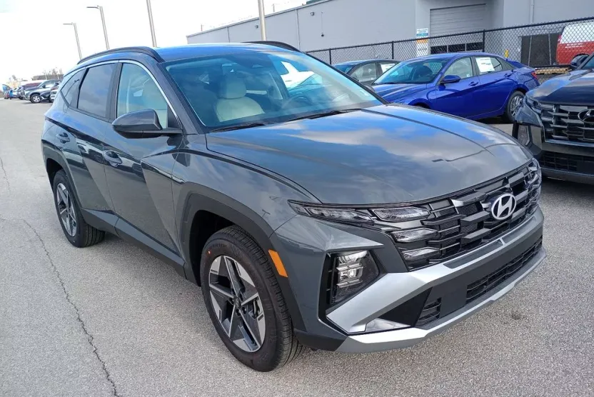 2025 Hyundai Tucson SEL photo 1