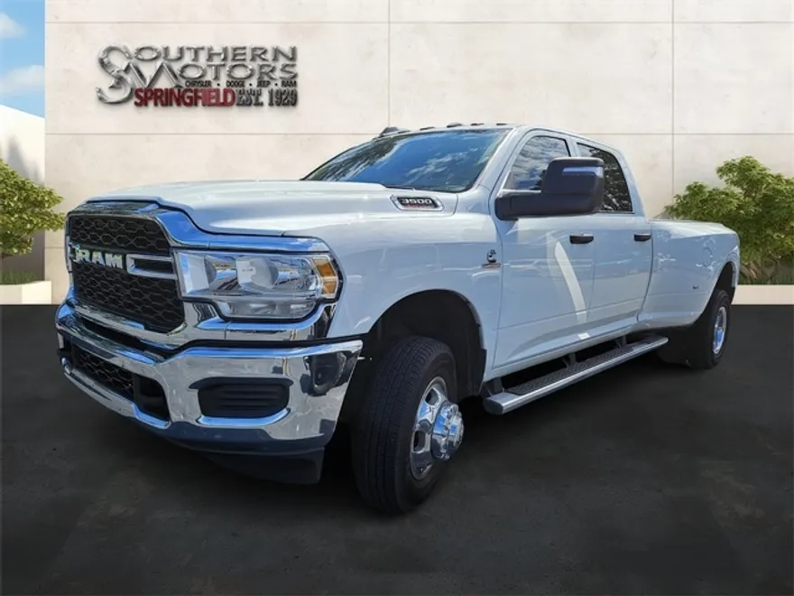 2024 Ram 3500 Tradesman photo 1