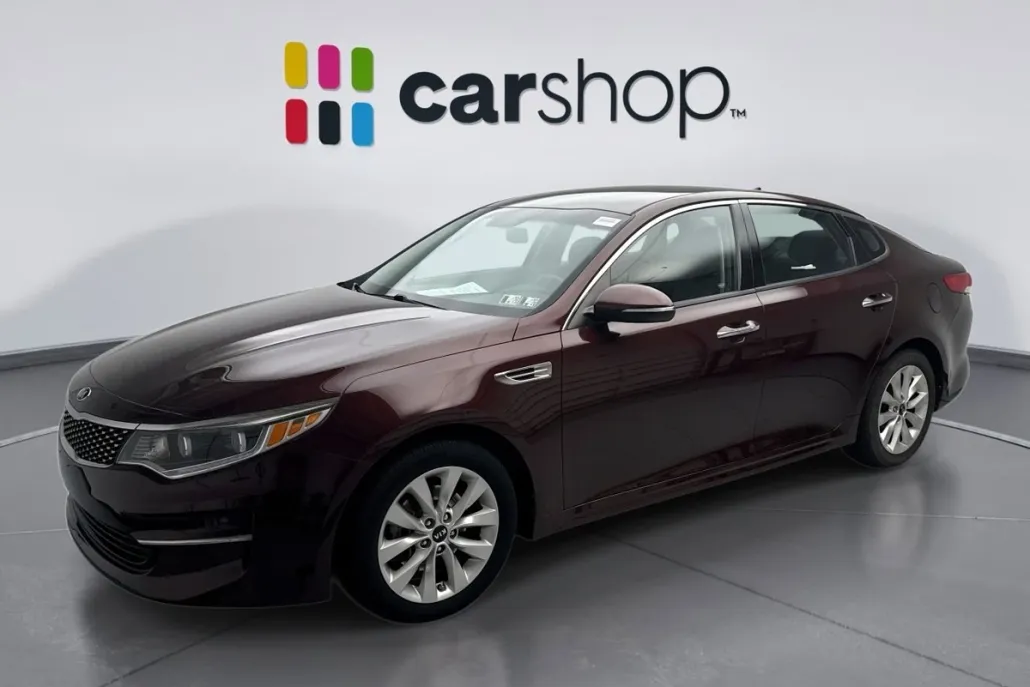 2017 Kia Optima EX photo 1