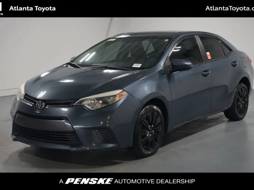 2016 Toyota Corolla LE photo 1