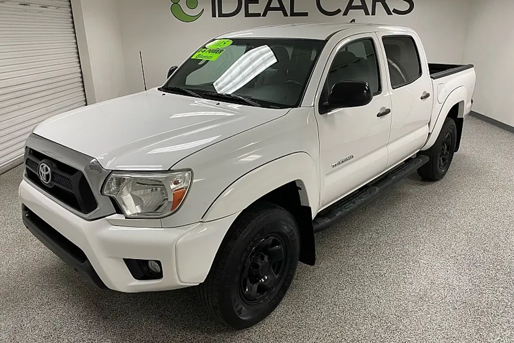 2015 Toyota Tacoma PreRunner V6 Short Bed photo 1