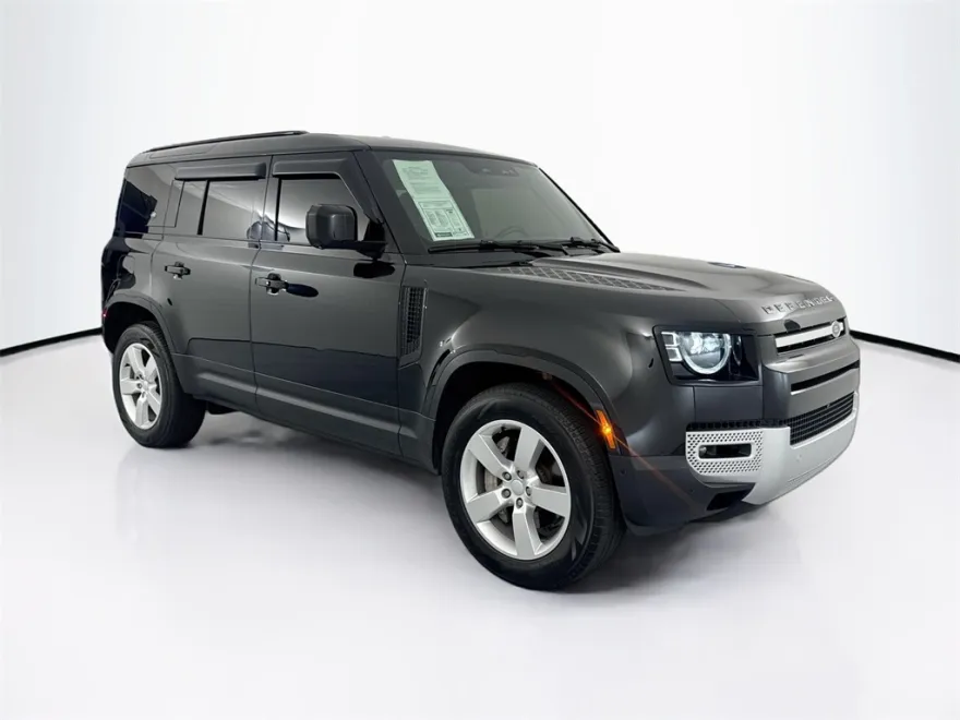 2023 Land Rover Defender 110 SE photo 1