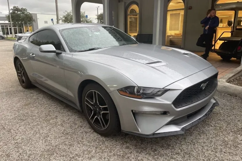 2023 Ford Mustang EcoBoost Premium photo 1
