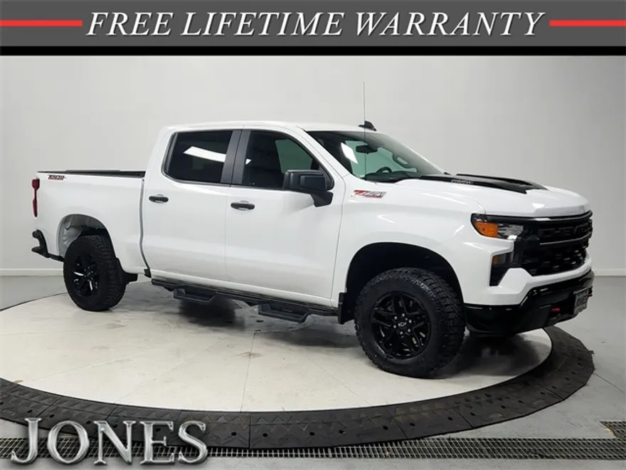 2025 Chevrolet Silverado 1500 Custom Trail Boss photo 1