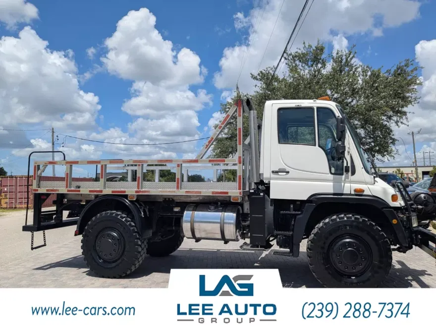 2006 Freightliner Unimog photo 1