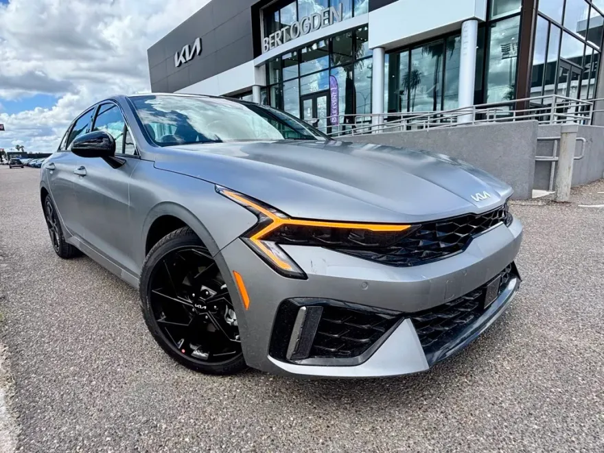 2026 Kia K5 GT-Line photo 1