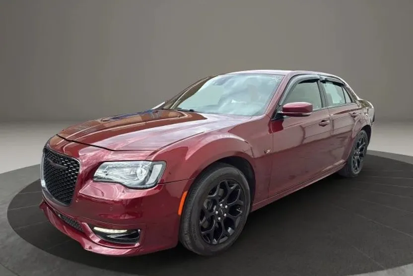 2018 Chrysler 300 photo 1