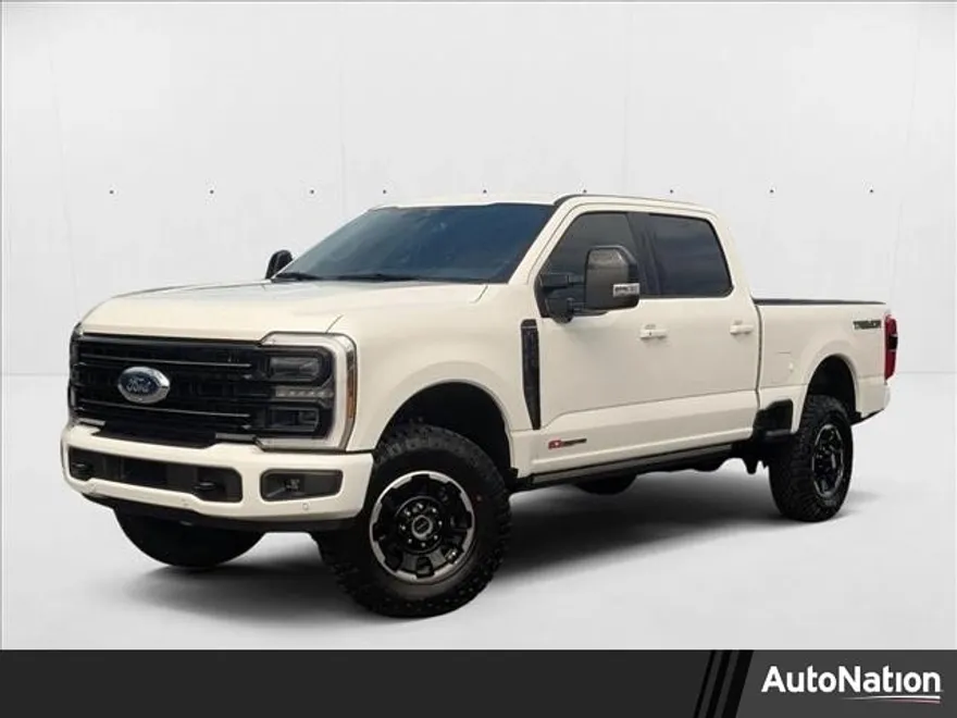 2025 Ford F-250 Platinum photo 1