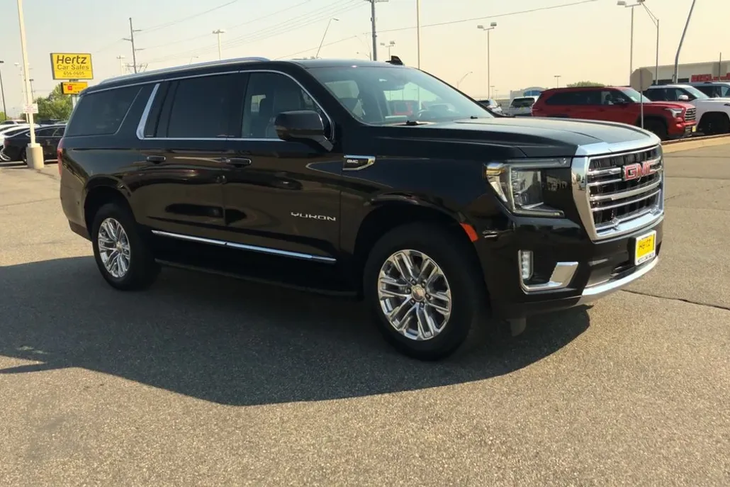 2024 Gmc Yukon XL SLT photo 1