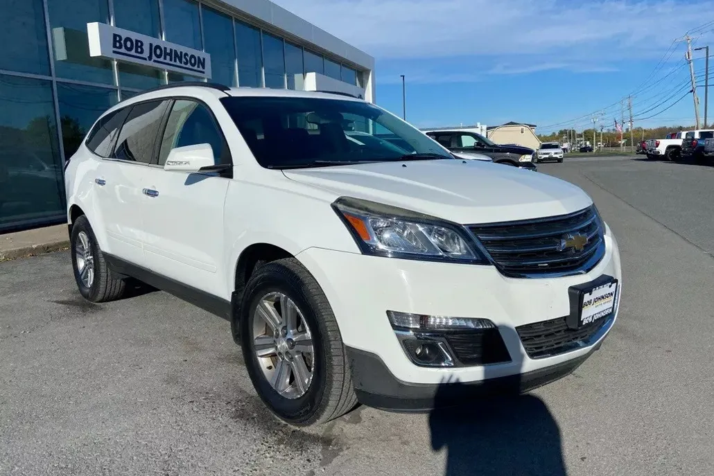 2016 Chevrolet Traverse 1LT photo 1