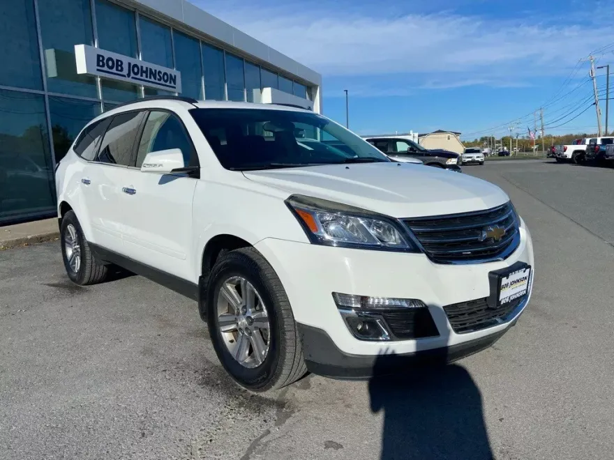 2016 Chevrolet Traverse 1LT photo 1