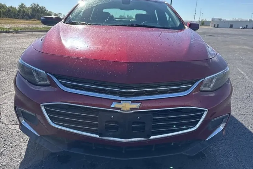 2018 Chevrolet Malibu 1LT photo 1