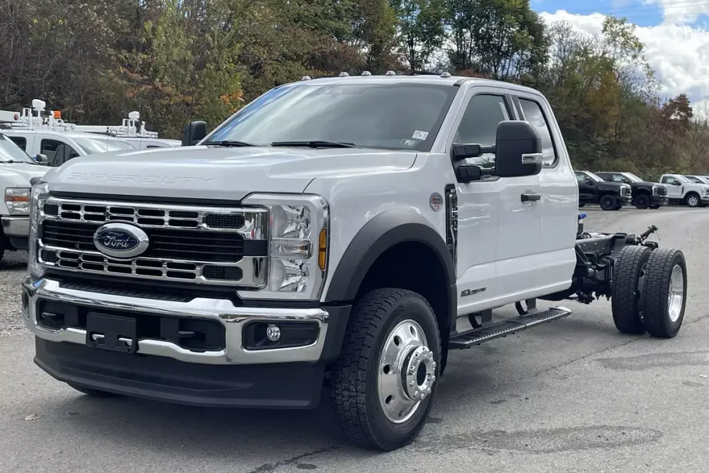 2024 Ford F-550 XLT photo 1