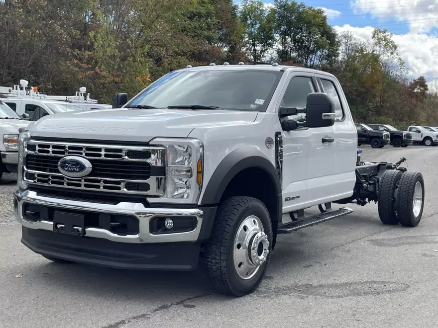 2024 Ford F-550 XLT photo 1