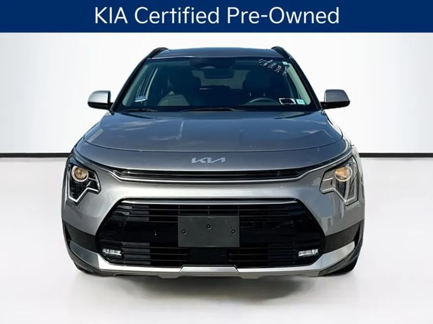 2023 Kia Niro EX Touring photo 1