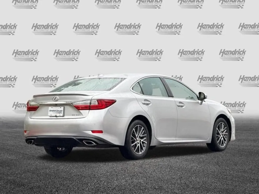 2016 Lexus ES 350 photo 1