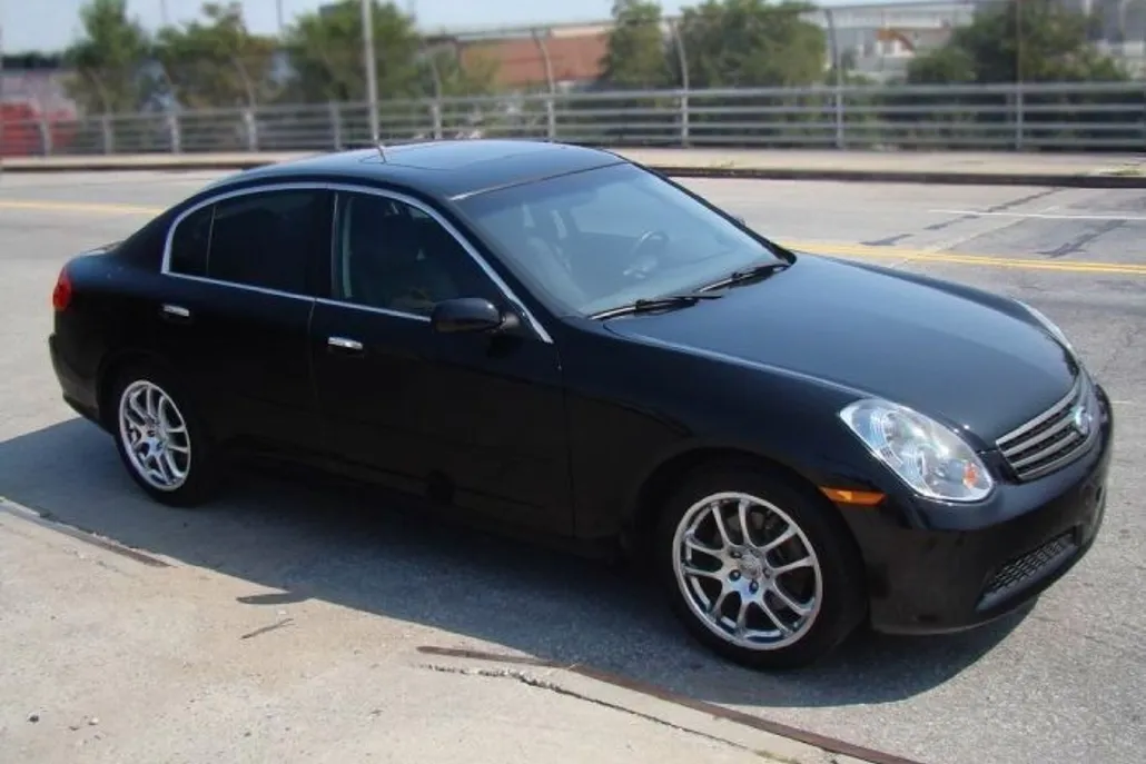 2005 Infiniti G35 Sedan photo 1