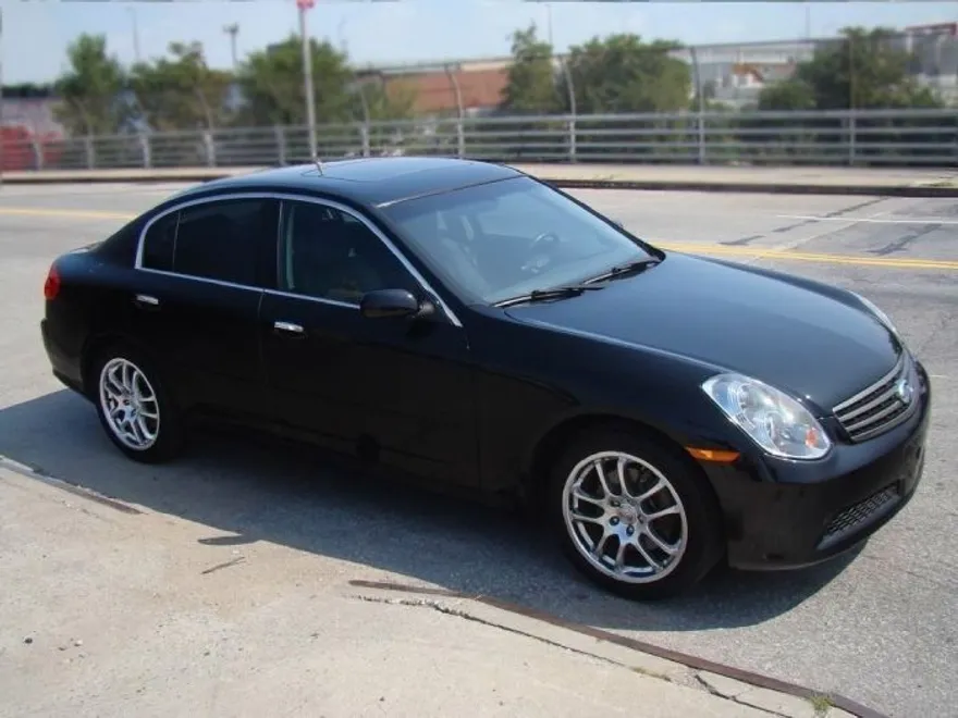 2005 Infiniti G35 Sedan photo 1
