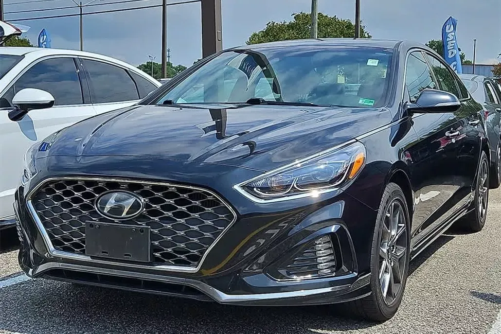 2018 Hyundai Sonata Limited photo 1