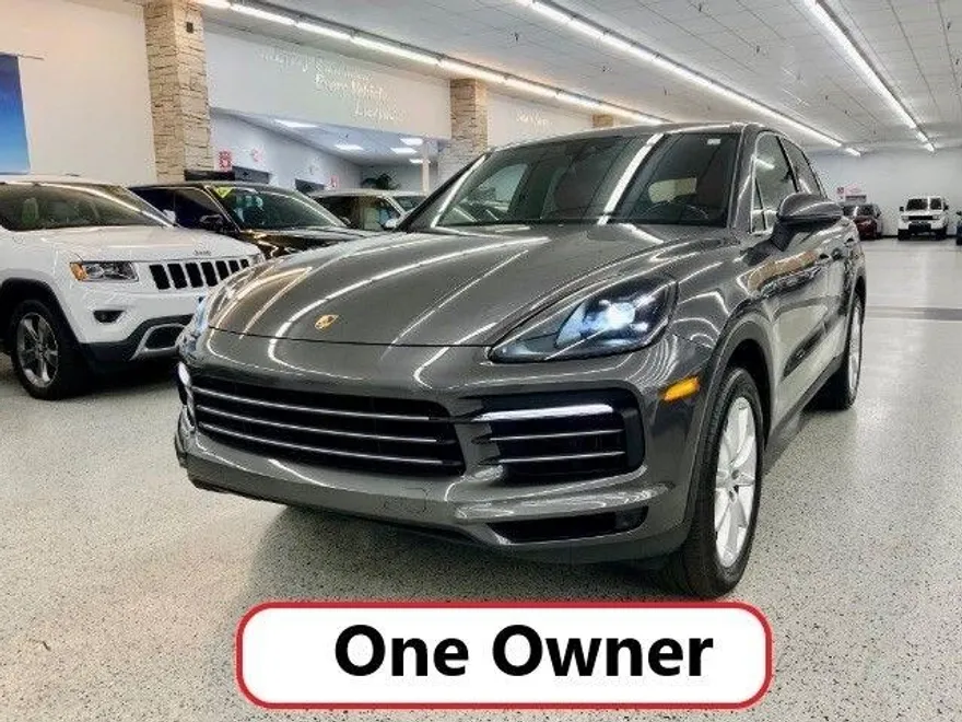 2019 Porsche Cayenne photo 2