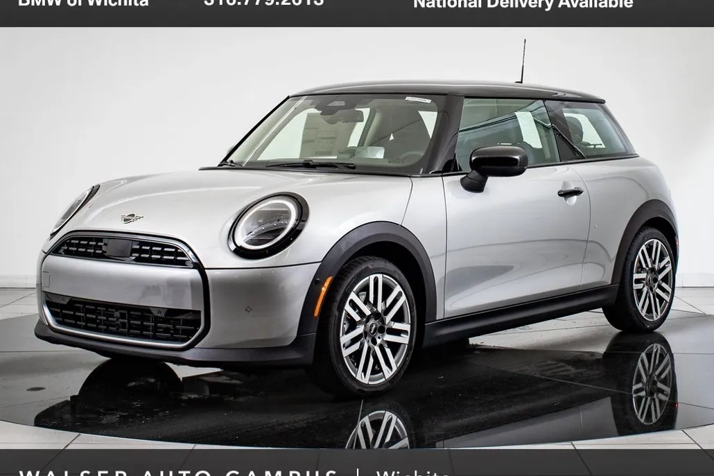 2025 Mini Cooper Signature photo 1