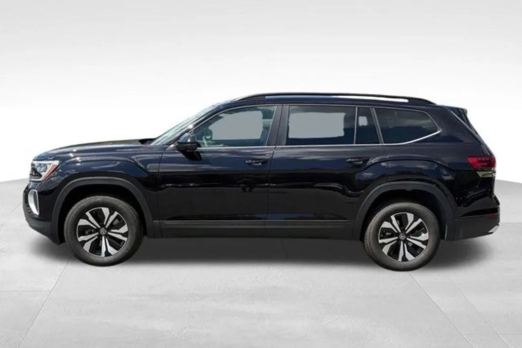 2026 Volkswagen Atlas SE photo 1