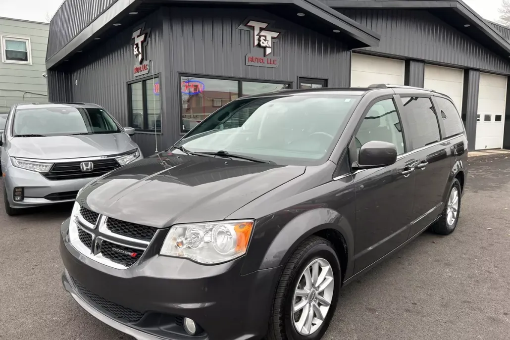 2018 Dodge Grand Caravan SXT photo 1