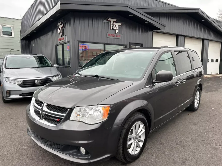 2018 Dodge Grand Caravan SXT photo 1