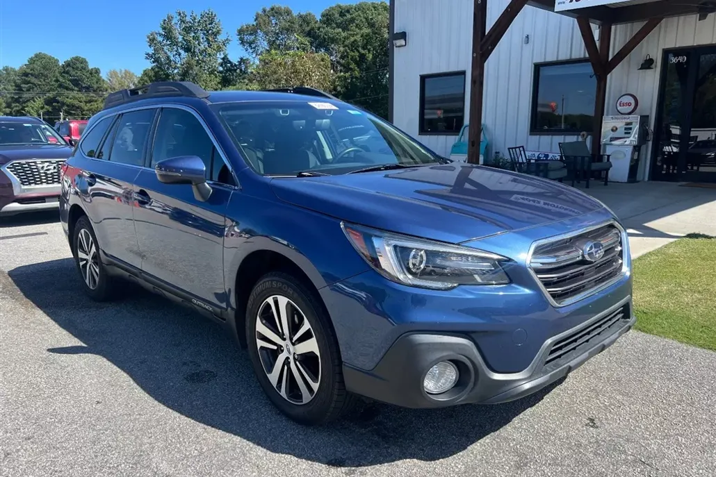2019 Subaru Outback Limited photo 1