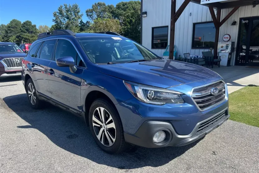 2019 Subaru Outback Limited photo 1