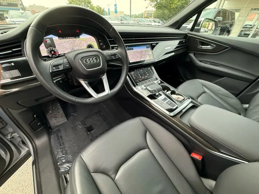 2022 Audi Q7 45 Premium Plus photo 8