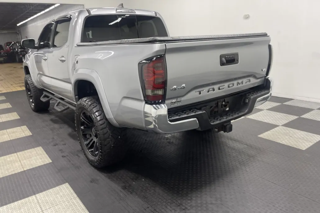 2019 Toyota Tacoma SR5 photo 1