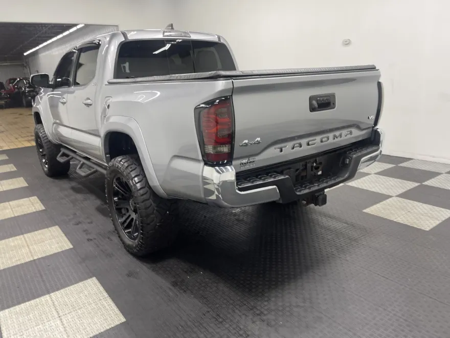 2019 Toyota Tacoma SR5 photo 1