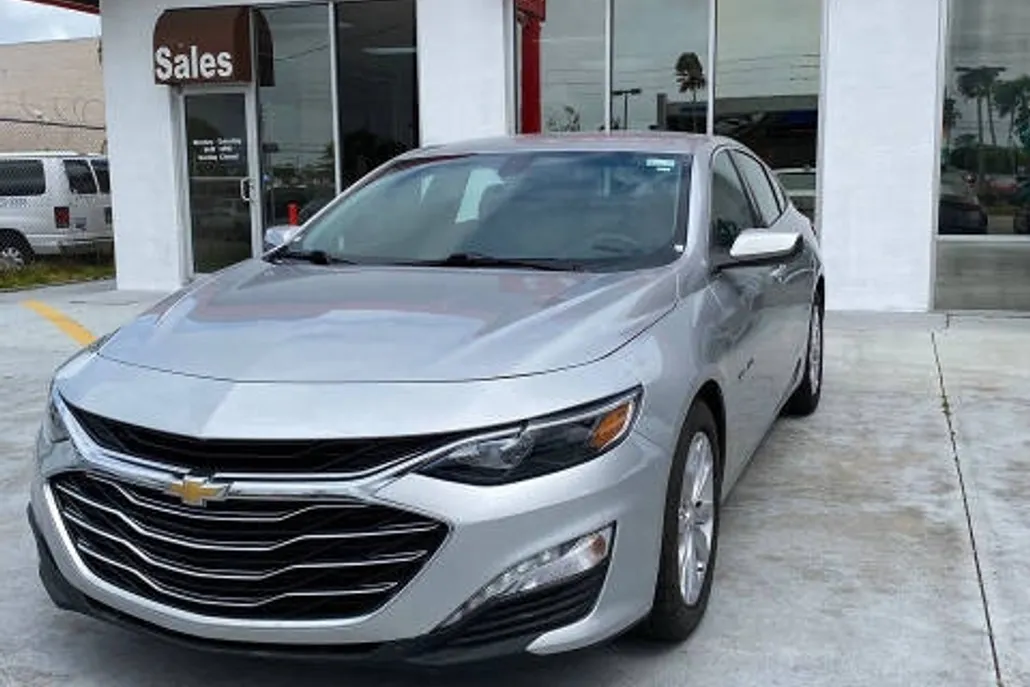 2019 Chevrolet Malibu 1LT photo 1