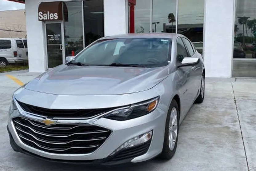2019 Chevrolet Malibu 1LT photo 1