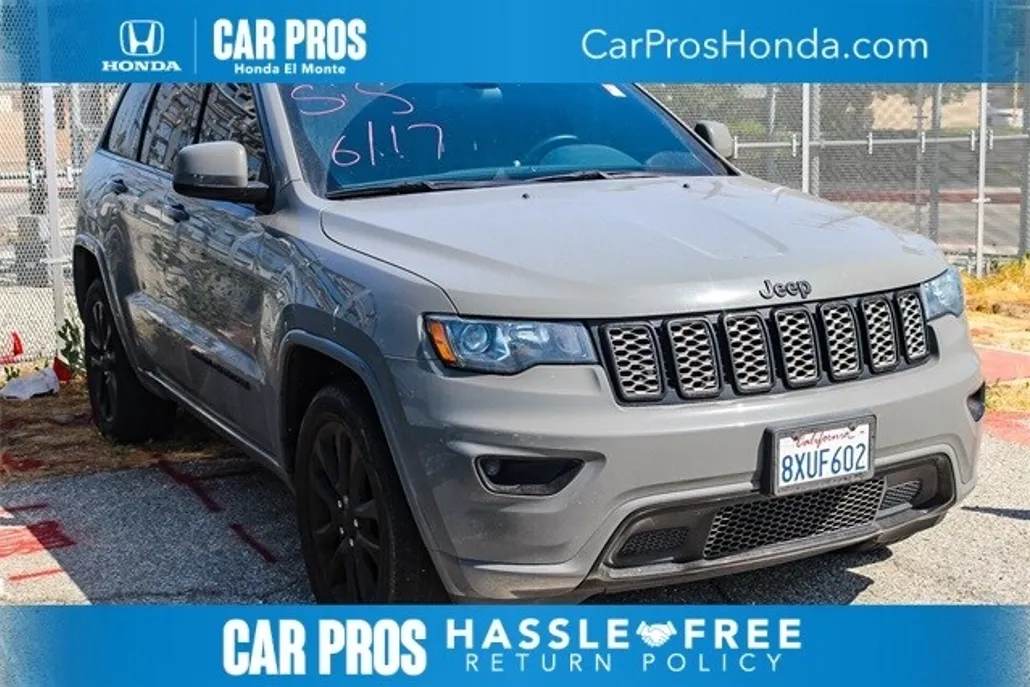 2021 Jeep Grand Cherokee Laredo X photo 1
