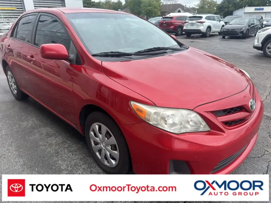 2011 Toyota Corolla LE photo 1