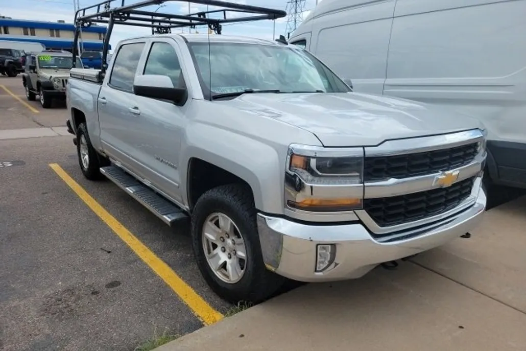 2017 Chevrolet Silverado 1500 photo 1