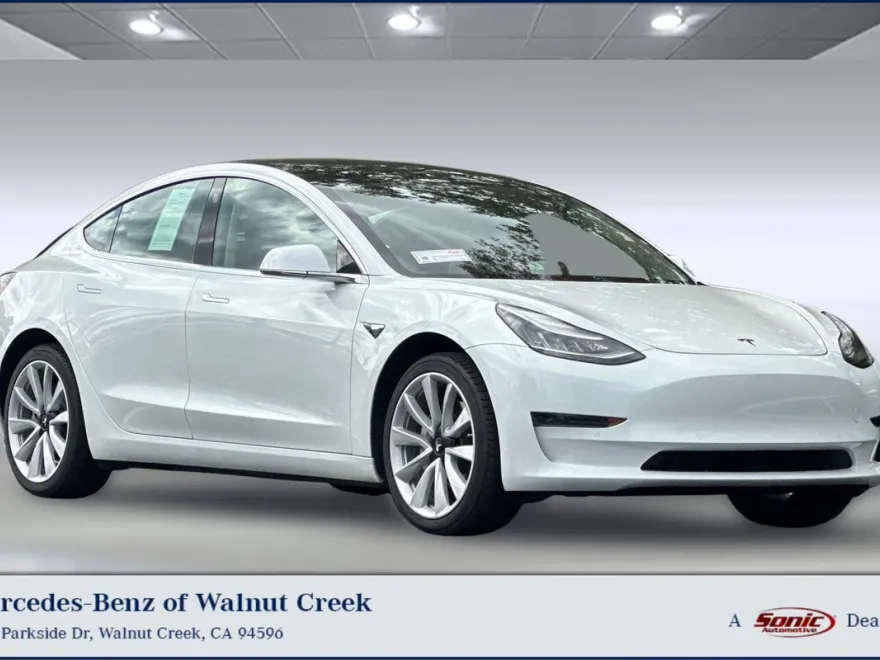 2020 Tesla Model 3 Standard Range Plus photo 1