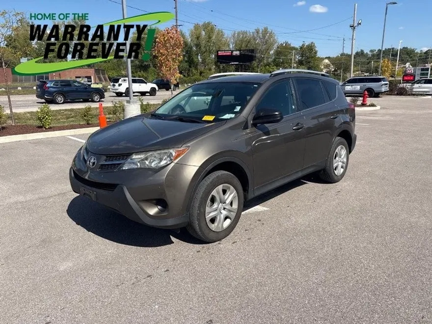 2014 Toyota RAV4 LE photo 1
