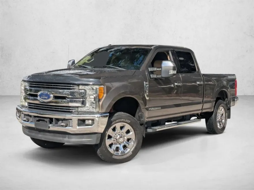 2017 Ford F-250 Lariat photo 1
