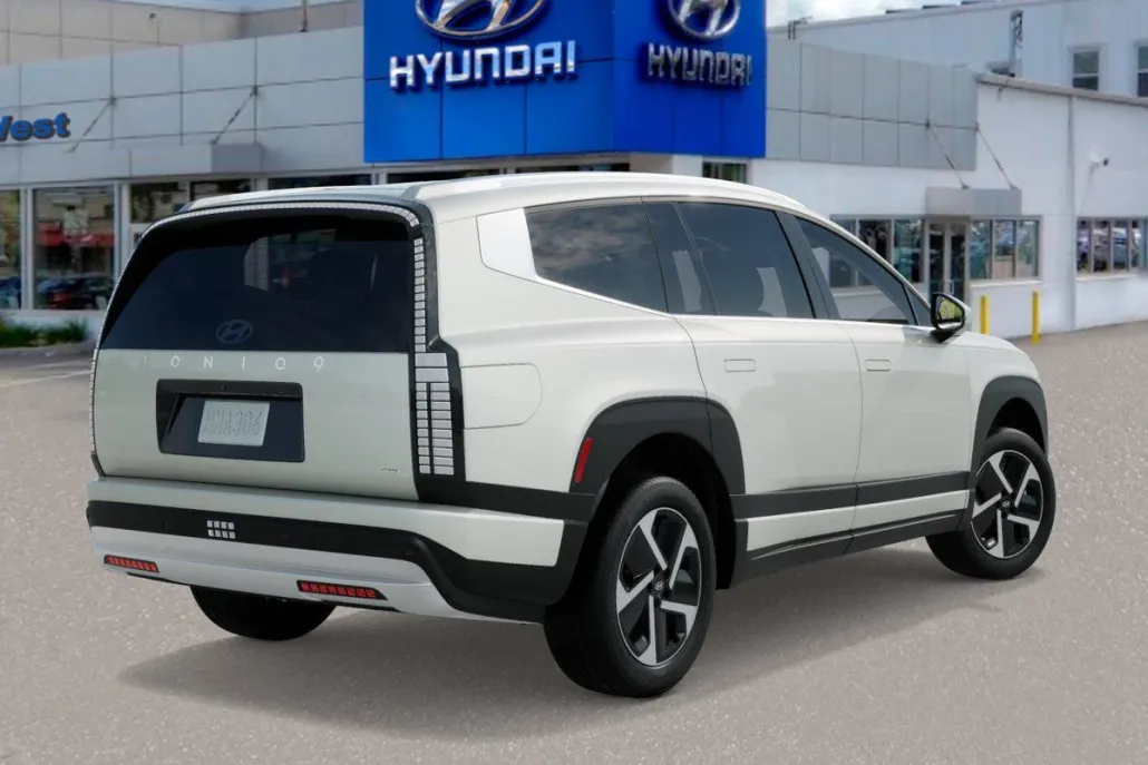 2026 Hyundai Ioniq SE photo 1