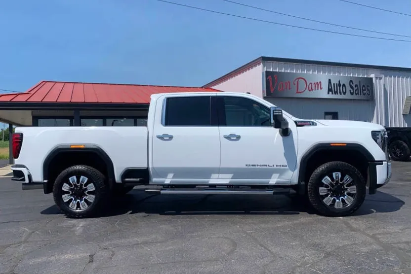 2024 Gmc Sierra HD Denali photo 1