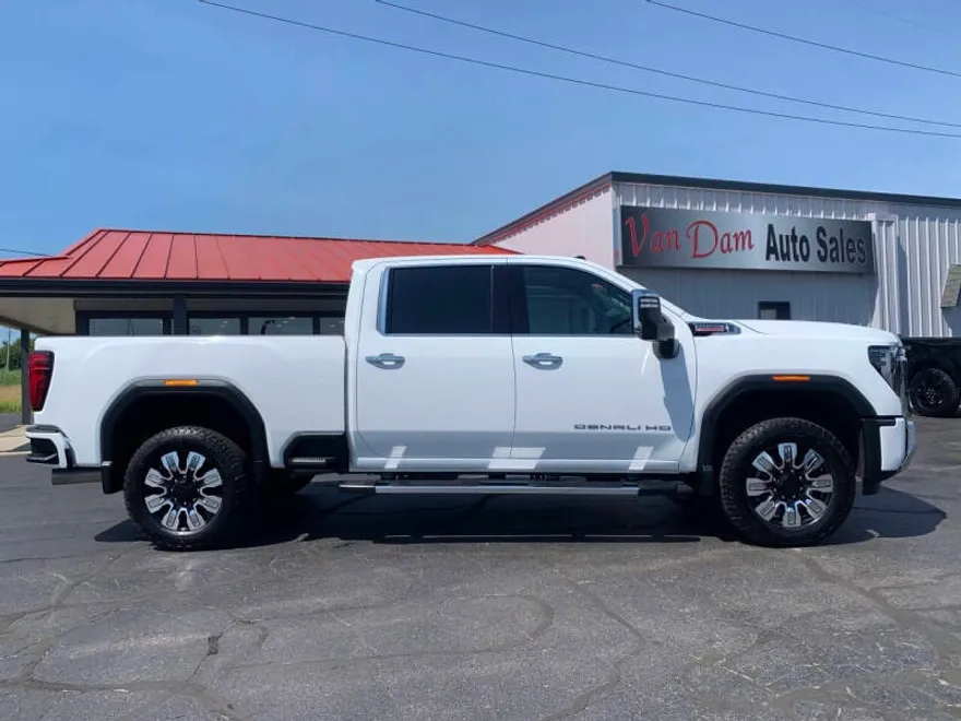 2024 Gmc Sierra HD Denali photo 1