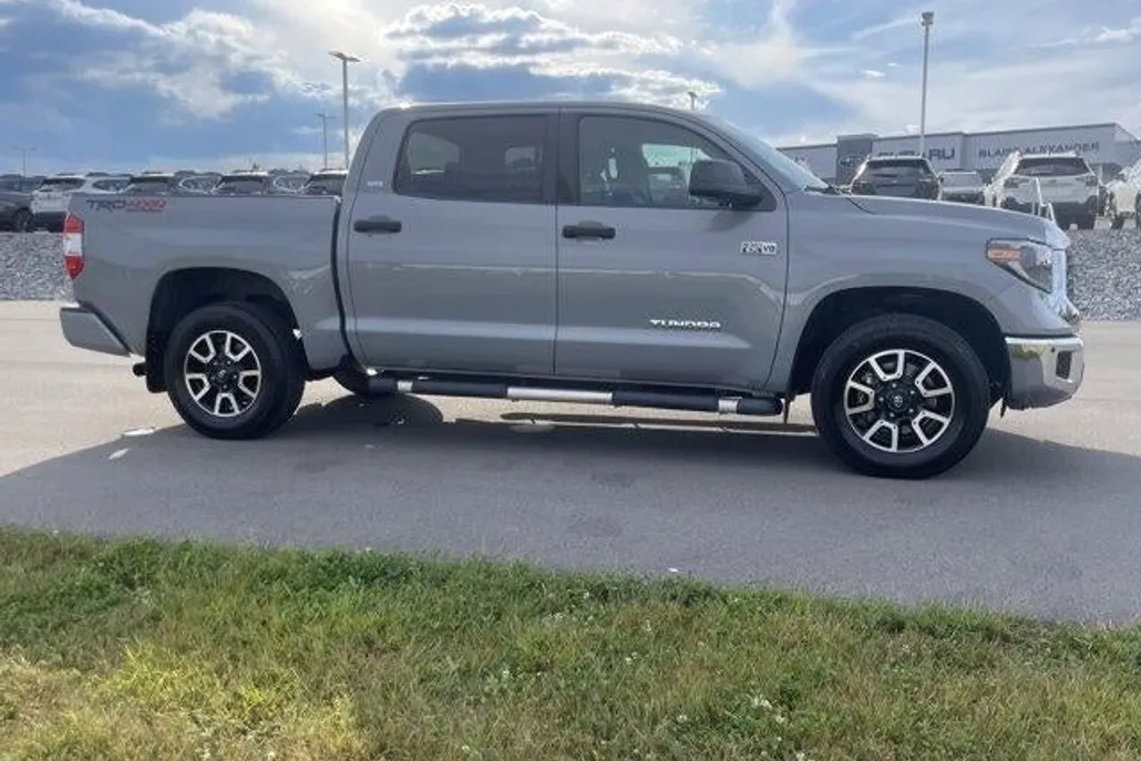 2021 Toyota Tundra SR5 CrewMax photo 1