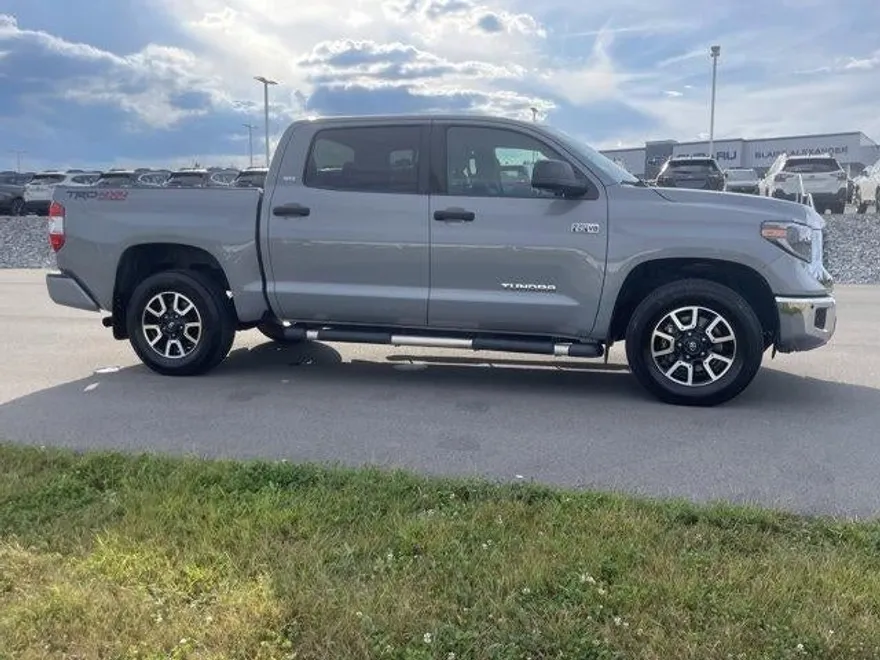2021 Toyota Tundra SR5 CrewMax photo 1