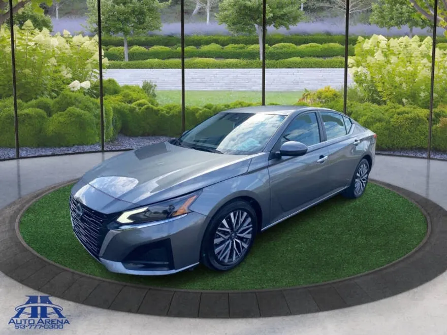 2023 Nissan Altima 2.5 SV photo 1