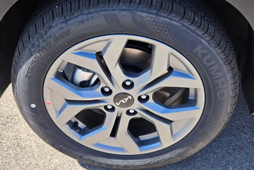 2026 Kia Seltos LX photo 1